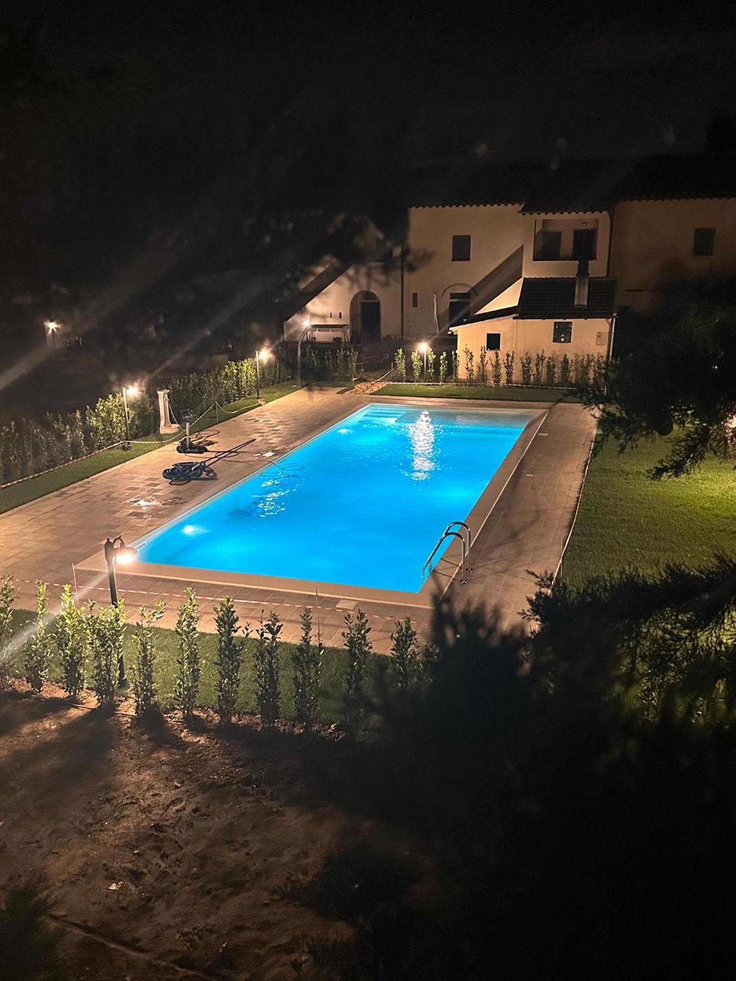 La Vecchia Cantina Guzzardi Lari Bagian luar foto