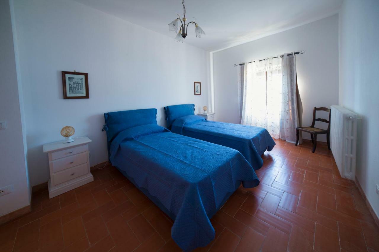 La Vecchia Cantina Guzzardi Lari Bagian luar foto